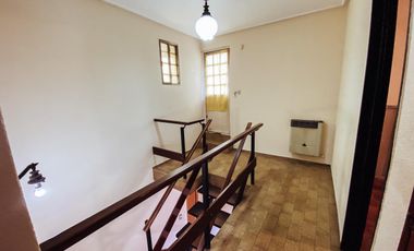 Casa en venta - 4 dormitorios 2 baños - Cocheras - 209mts2 - Tolosa, La Plata