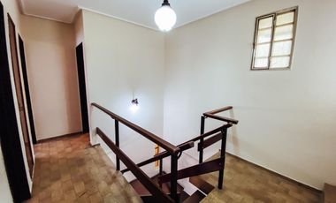 Casa en venta - 4 dormitorios 2 baños - Cocheras - 209mts2 - Tolosa, La Plata