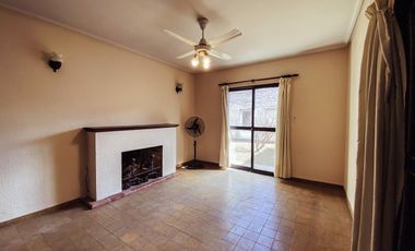 Casa en venta - 4 dormitorios 2 baños - Cocheras - 209mts2 - Tolosa, La Plata