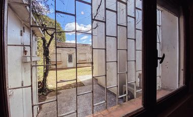 Casa en venta - 4 dormitorios 2 baños - Cocheras - 209mts2 - Tolosa, La Plata