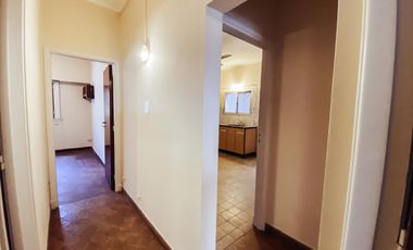 Casa en venta - 4 dormitorios 2 baños - Cocheras - 209mts2 - Tolosa, La Plata