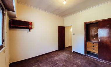 Casa en venta - 4 dormitorios 2 baños - Cocheras - 209mts2 - Tolosa, La Plata