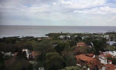 Venta departamento de 4 ambientes en La Lucila, con plena vista al río