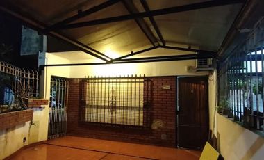 Casa en venta - 1 dormitorio 1 baño - 77,5mts2 - Bernal Oeste