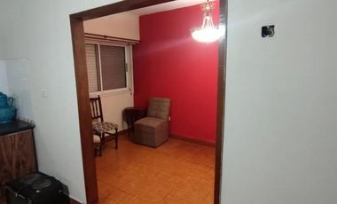 Casa en venta - 1 dormitorio 1 baño - 77,5mts2 - Bernal Oeste