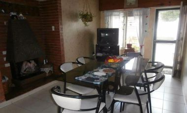 Casa venta - 2 dormitorios - 1 baño - 220mts2 totales - Berazategui