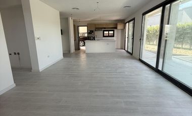 Casa en  venta en barrio Vila Marina , Villanueva