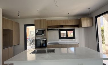 Casa en  venta en barrio Vila Marina , Villanueva