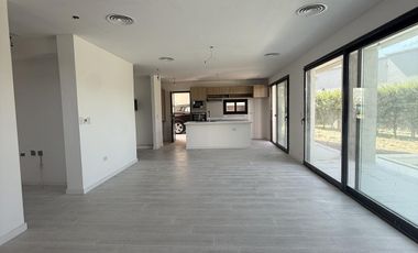 Casa en  venta en barrio Vila Marina , Villanueva