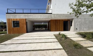 Casa en  venta en barrio Vila Marina , Villanueva