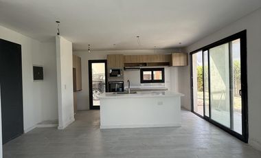 Casa en  venta en barrio Vila Marina , Villanueva