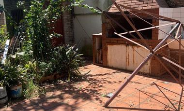 Casa en venta - 1 Dormitorio 1 Baño - Cochera - 252Mts2 - Granadero Baigorria, Santa Fe