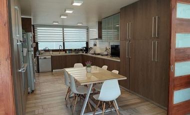Casa En Arriendo De 5 Dorm. En Las Condes