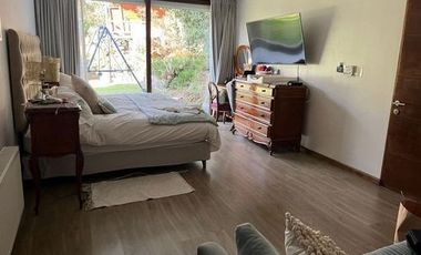 Casa En Arriendo De 5 Dorm. En Las Condes