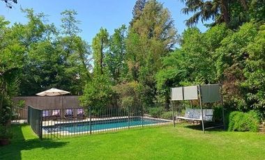 Casa En Arriendo De 5 Dorm. En Las Condes