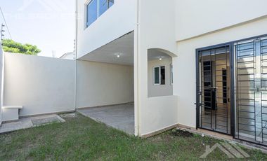 Venta Casa de 3 Recamaras en Fracc. Banus, Nuevo Ixtapa