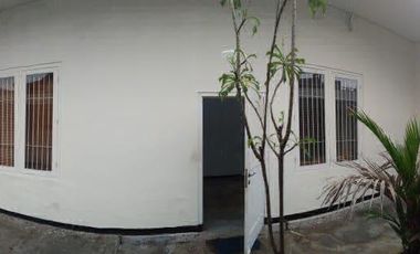 MURAH ex cafe dan kantor selangkah ke jl Kartini dan Ry Darmo,