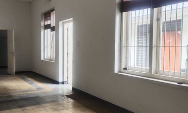 MURAH ex cafe dan kantor selangkah ke jl Kartini dan Ry Darmo,