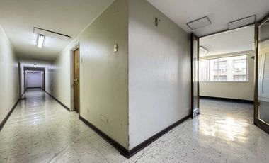 Amplia Oficina, a pasos del metro, full conectada