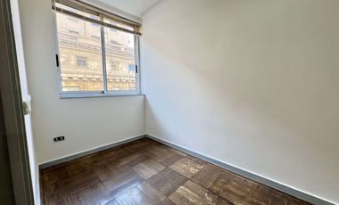 Amplia Oficina, a pasos del metro, full conectada