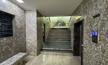 Amplia Oficina, a pasos del metro, full conectada