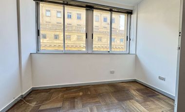 Amplia Oficina, a pasos del metro, full conectada