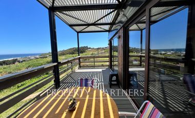 Dos lindas casas con espectacular vista al mar en Curanipe