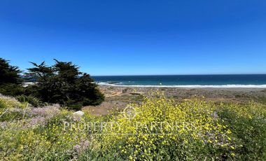 Dos lindas casas con espectacular vista al mar en Curanipe