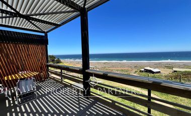 Dos lindas casas con espectacular vista al mar en Curanipe