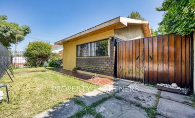 Casa de muy buen potencial ideal para remodelar