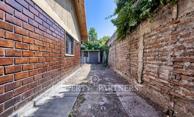 Casa de muy buen potencial ideal para remodelar