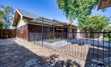 Casa de muy buen potencial ideal para remodelar