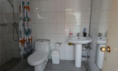 OPORTUNIDAD!! AMPLIA CASA  PARA REMODELAR