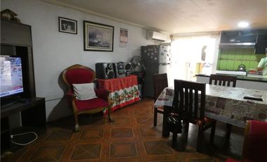 OPORTUNIDAD!! AMPLIA CASA  PARA REMODELAR