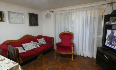 OPORTUNIDAD!! AMPLIA CASA  PARA REMODELAR