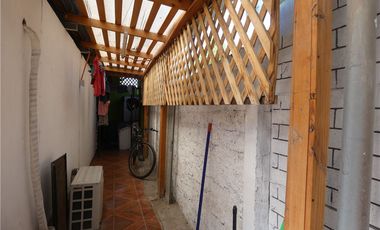 OPORTUNIDAD!! AMPLIA CASA  PARA REMODELAR