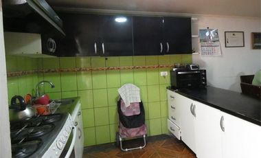 OPORTUNIDAD!! AMPLIA CASA  PARA REMODELAR