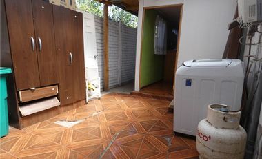 OPORTUNIDAD!! AMPLIA CASA  PARA REMODELAR