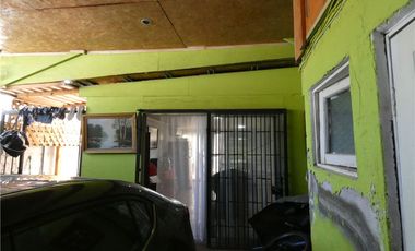 OPORTUNIDAD!! AMPLIA CASA  PARA REMODELAR