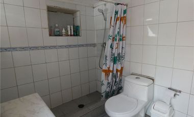 OPORTUNIDAD!! AMPLIA CASA  PARA REMODELAR