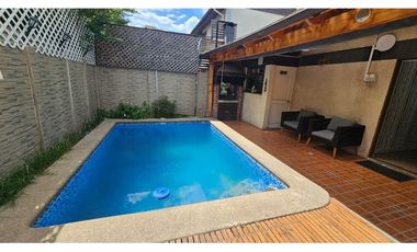 Casa ideal en Maipú: 4D/3B, piscina y jardín