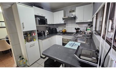 Casa ideal en Maipú: 4D/3B, piscina y jardín