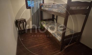 Local comercial, lote y tres departamentos a la venta en Costa del Este - Calle Las Camelias al 407