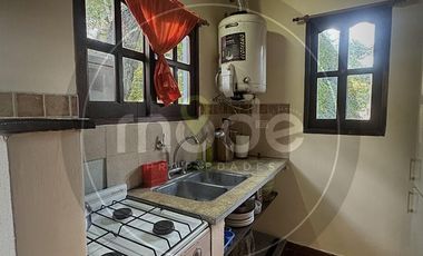 Local comercial, lote y tres departamentos a la venta en Costa del Este - Calle Las Camelias al 407