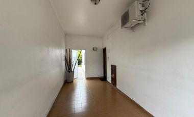 Casa cuatro ambientes jardin cochera terraza en venta en Wilde