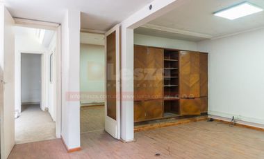 Ideal uso profesional / comercial en inmejorable ubicación Lanús