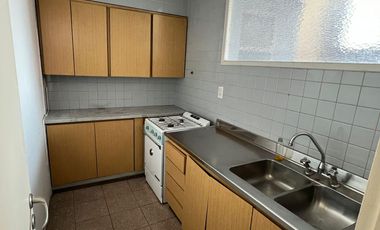 Ideal uso profesional / comercial en inmejorable ubicación Lanús