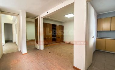 Ideal uso profesional / comercial en inmejorable ubicación Lanús