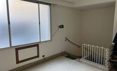 Ideal uso profesional / comercial en inmejorable ubicación Lanús