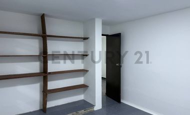 AMPLIO LOCAL COMERCIAL EN ZONA ESTRATÉGICA DE LA PERLA 148M2